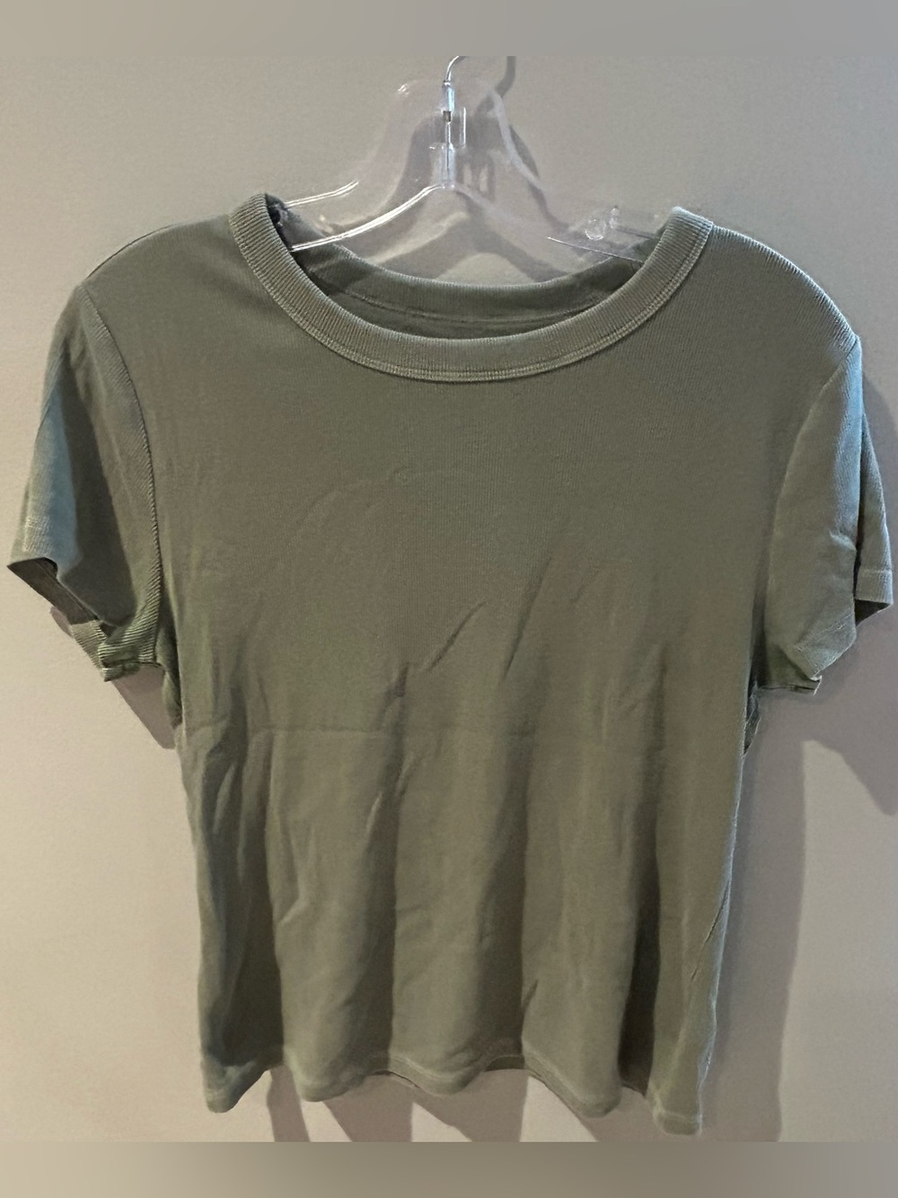 Old Navy Short Sleeve Crewneck Tee in Sage Green